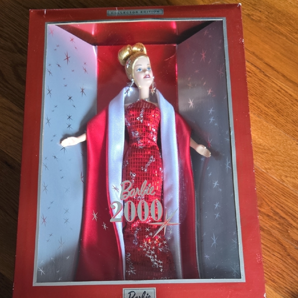 Barbie 2000 Collector Edition in Red and White Gown